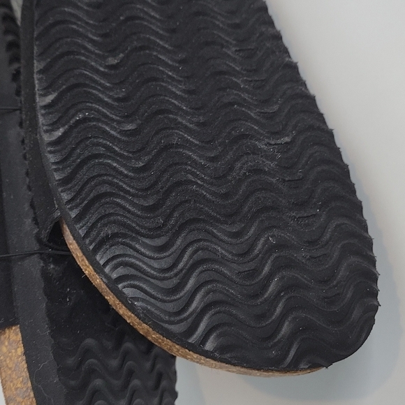 Forever 21 Black Slides Gold Buckle New Size 8 - Picture 7 of 9